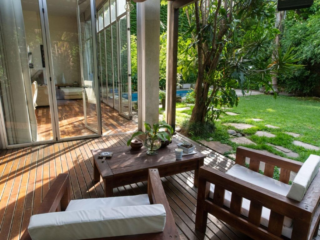 How to Use Garden Windows to Create a Mini Greenhouse in Your New Orleans Home